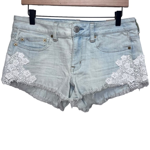 American Eagle Festival Shortie Shorts Crocheted Floral Lace Sz 8 NWT Brand New - Picture 1 of 10